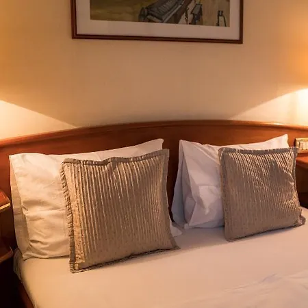 Onriver Hotels - Ms Cezanne 4*