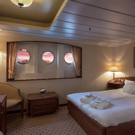 Onriver Hotels - Ms Cezanne 4*