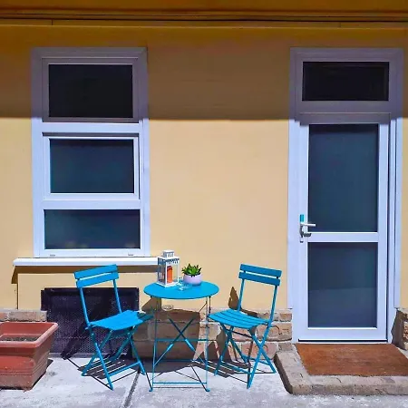 Apartment Modern Stylish 2 Bedroom *