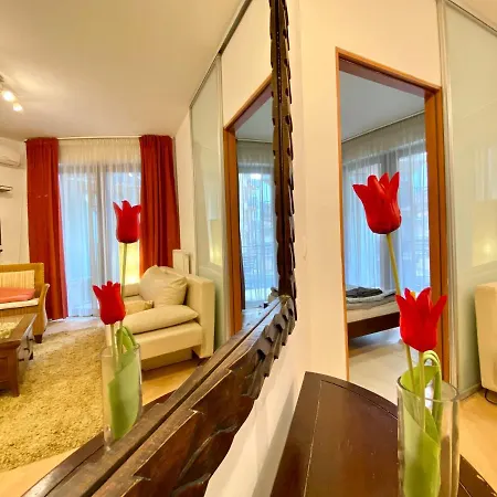 Downtown Vibe-kiraly I Apts W Private Balcony