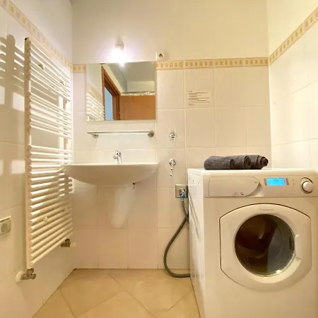 Downtown Vibe-kiraly I Apts W Private Balcony