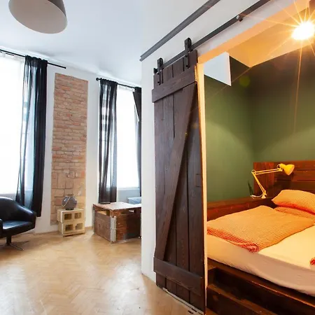 Hedonist 1 Apartment *