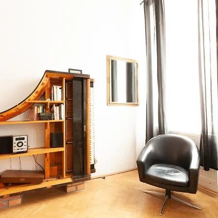 Hedonist 1