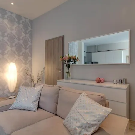 Paulay Downtown Apartment *