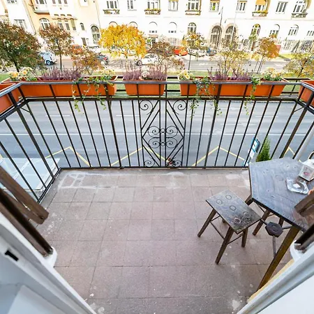 Apartment Cozy In Near Gellert Hill *