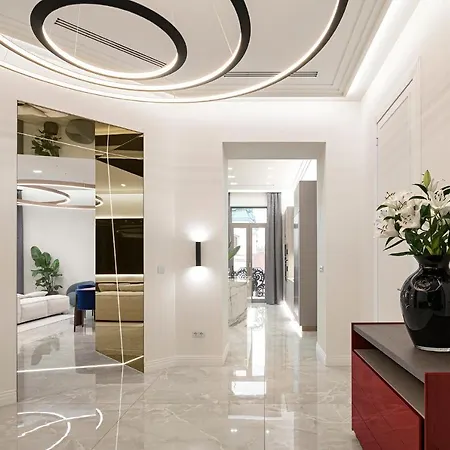 Apartment Luxury Penthouse In Downtown *