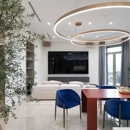 Luxury Penthouse In Downtown
