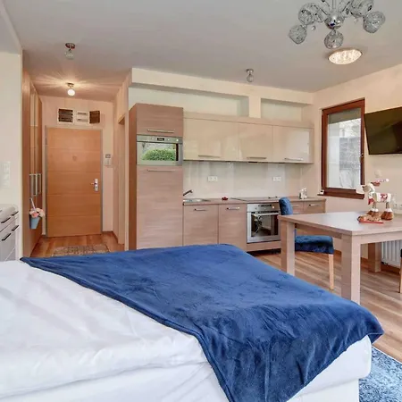 Apartment Madarhegy With Garden Buda Side *