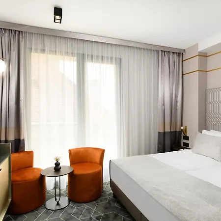 Emerald By Continental Group Hotel