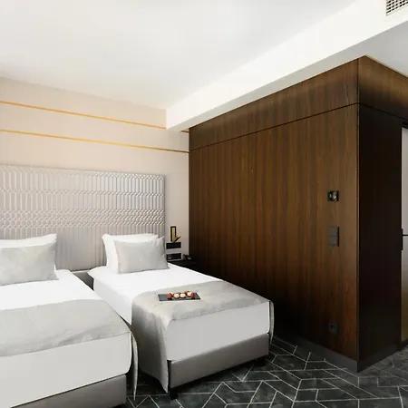 Hotel Emerald By Continental Group