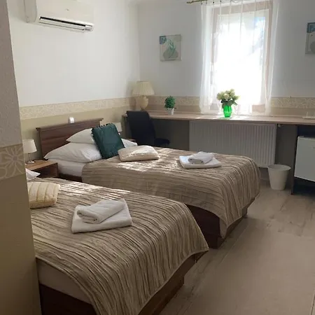 Le Rose 3* Budapeşte