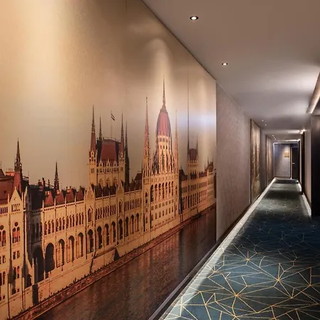 Eurostars Ambassador Hotel 4*