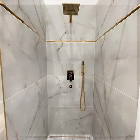 Apartment St Stephen Luxury With Jacuzzi And Sauna
