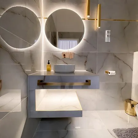 St Stephen Luxury With Jacuzzi And Sauna Apartment