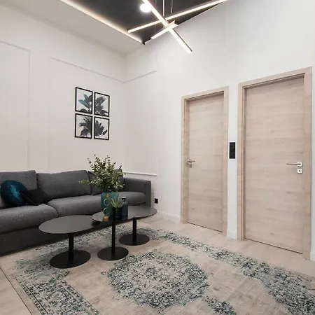 Hollo 3 Bedroom Downtown Apartmán *