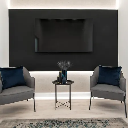 Hollo 3 Bedroom Downtown Apartmán *