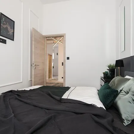 Holló 3 Bedroom Downtown *