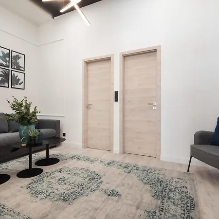 Holló 3 Bedroom Downtown *