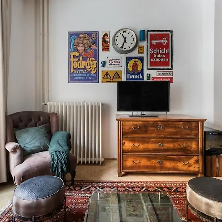 Apartment Smart, Stylish In The Heart Of