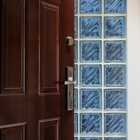 Apartment Smart, Stylish In The Heart Of
