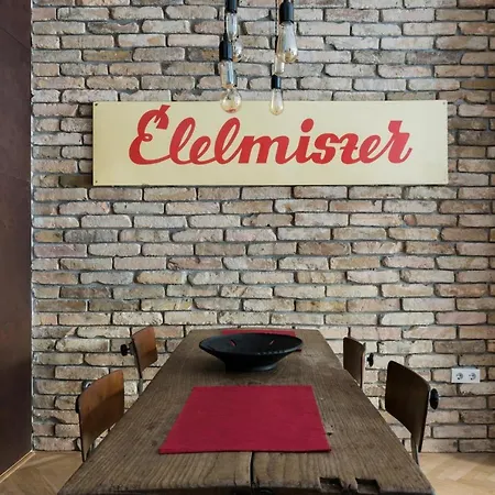 Apartment Smart, Stylish In The Heart Of