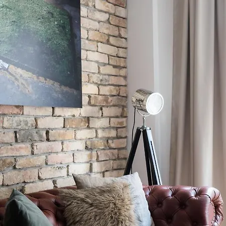 Smart, Stylish In The Heart Of *