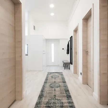 Apartmán Hollo 3 Bedroom Downtown *