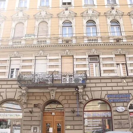 Isabella With Ac Apartment