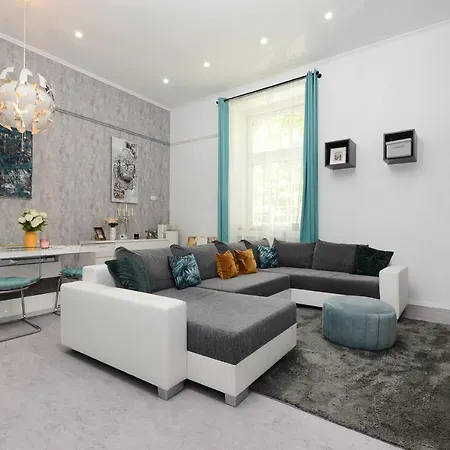 Roses Square Apartman