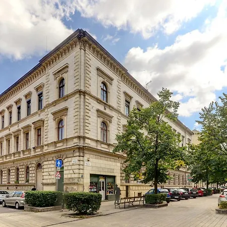 Roses Square Apartman Apartment