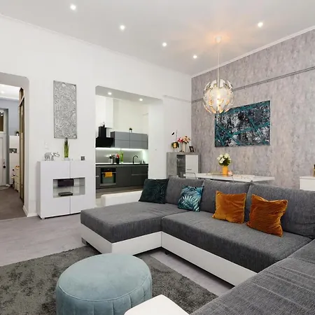 Apartment Roses Square Apartman *