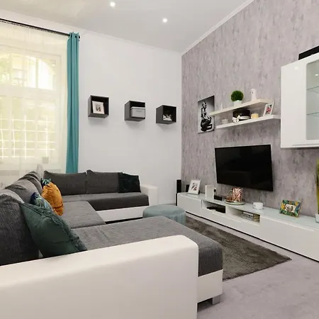 Roses Square Apartman
