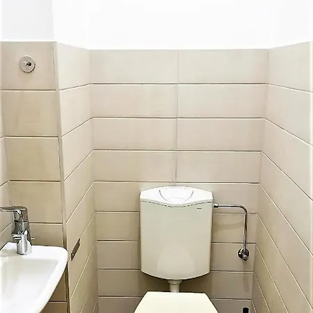 Orangehomes Kalvin Sq 2 Bedroom Budapest