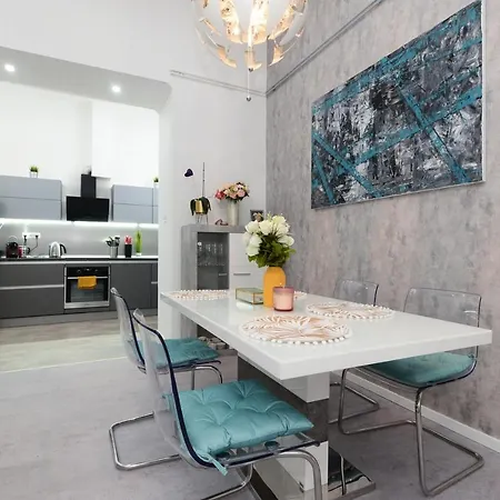 Roses Square Apartman *