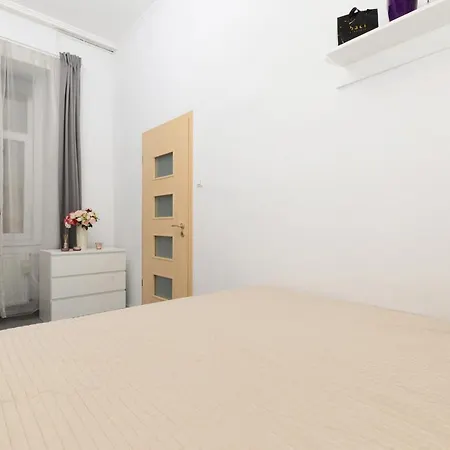 Apartment Roses Square Apartman *