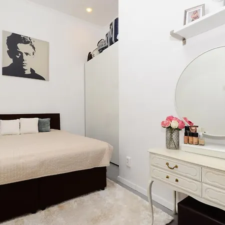 Roses Square Apartman