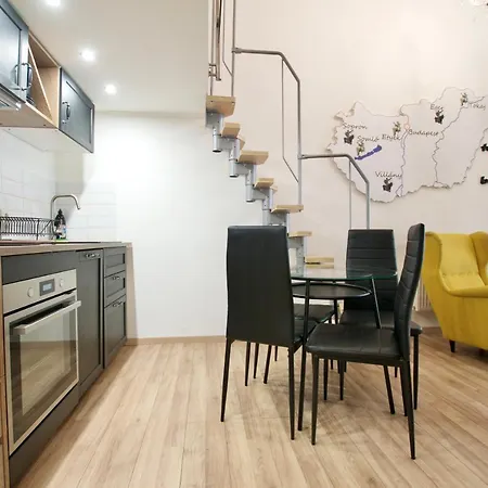 Standard By Hi5- Rose Street's * Budapest