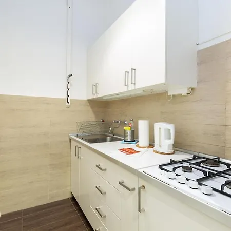 A4-6 Aulich Apartment