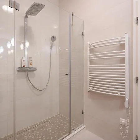 Breathless Basilika View Elegant Flat With Balcony Need Reservation X Free Parking Budapest