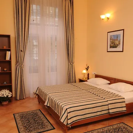 Hotel Museum 3*