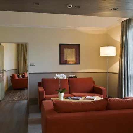 Mamaison Andrassy Hotel 4*