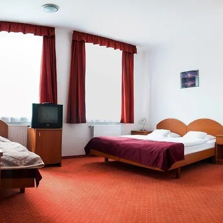Broadway 2* Budapest