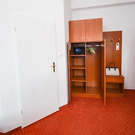 Broadway 2* Budapest