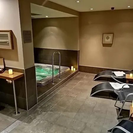 Castle Garden מלון 4*