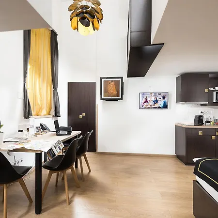 Opera Garden & Hotel 4*
