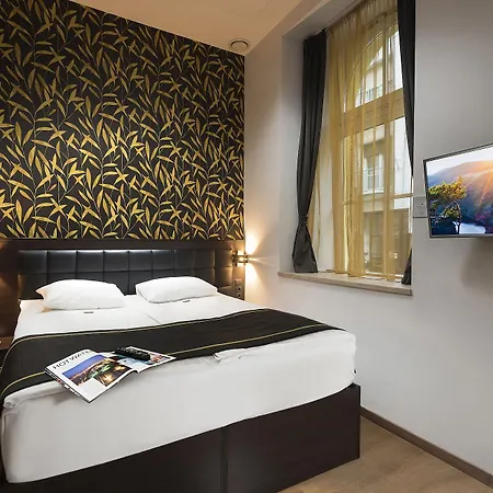 Opera Garden & Hotel 4*