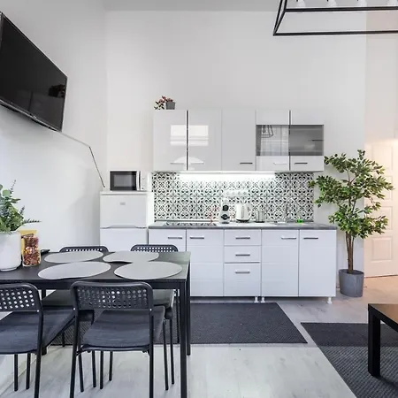 Bpr White Peony - 2 Bdr Central Apartment