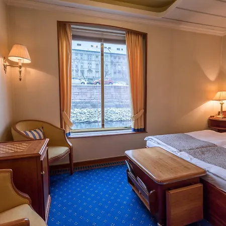 Onriver Hotels - Ms Cezanne 4*