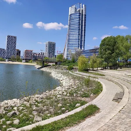 Apartment Riverside By The Danube