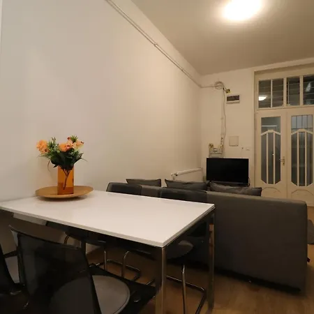 New B In Kiraly Street 106 Budapest